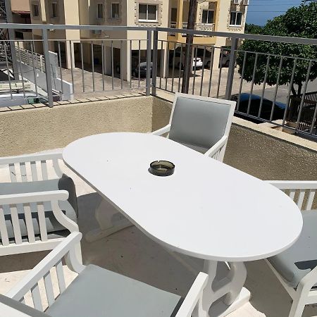 Pasithea Family Apartment Larnaca Bagian luar foto