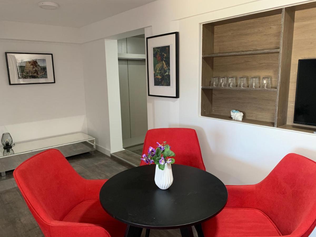 Pasithea Family Apartment Larnaca Bagian luar foto